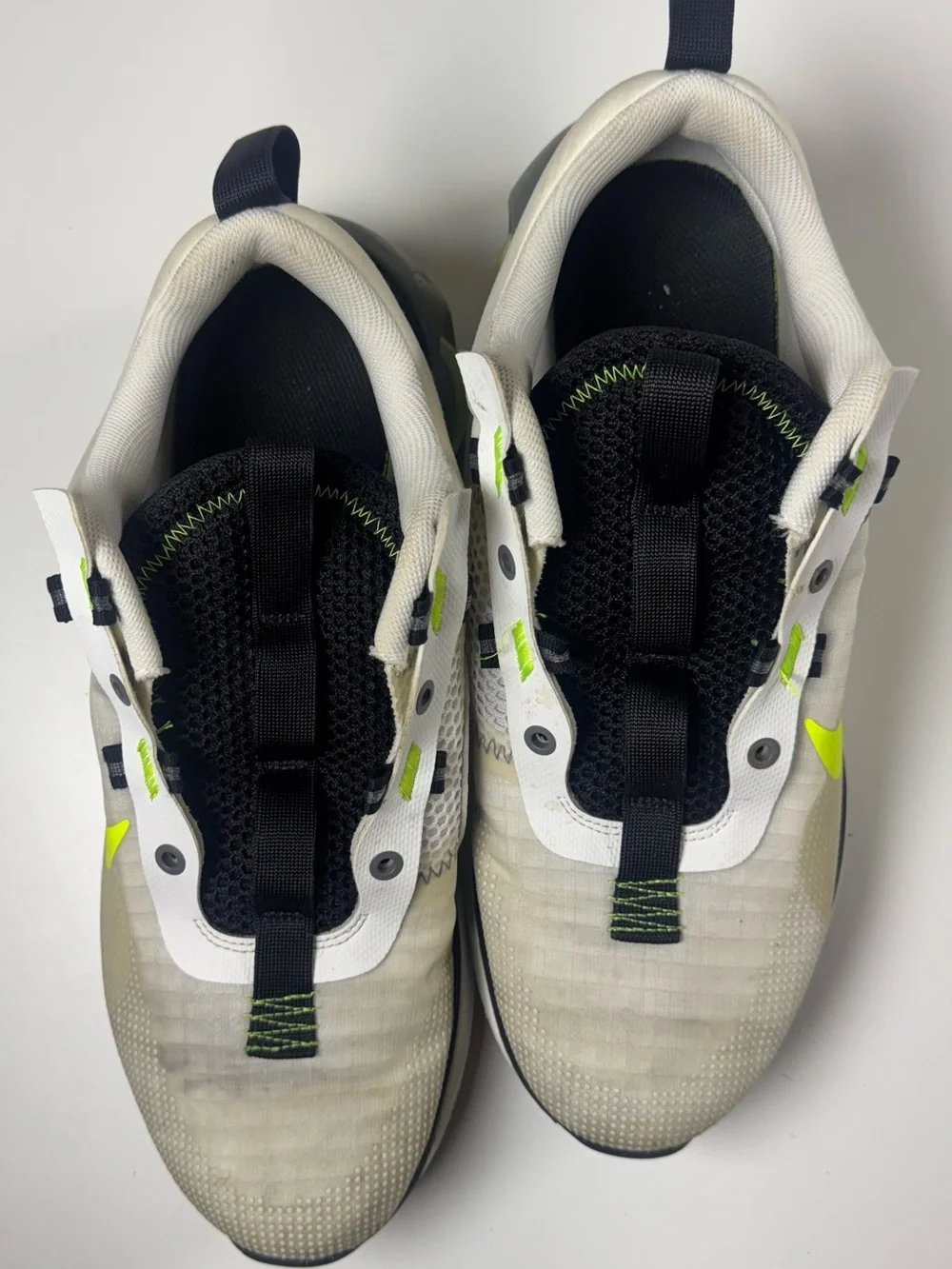 Nike Men’s Sneakers - White with Neon Yellow Swoosh